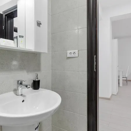 Sunny Yellow Apartment - Penthouse, Piscina, Free Parking, Self Check-In Rosu Exterior photo