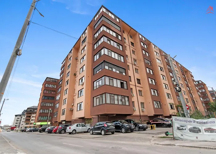 Sunny Yellow Apartment - Penthouse, Piscina, Free Parking, Self Check-In