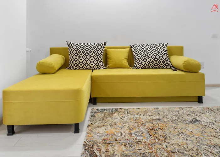 Sunny Yellow Apartment - Penthouse, Piscina, Free Parking, Self Check-In