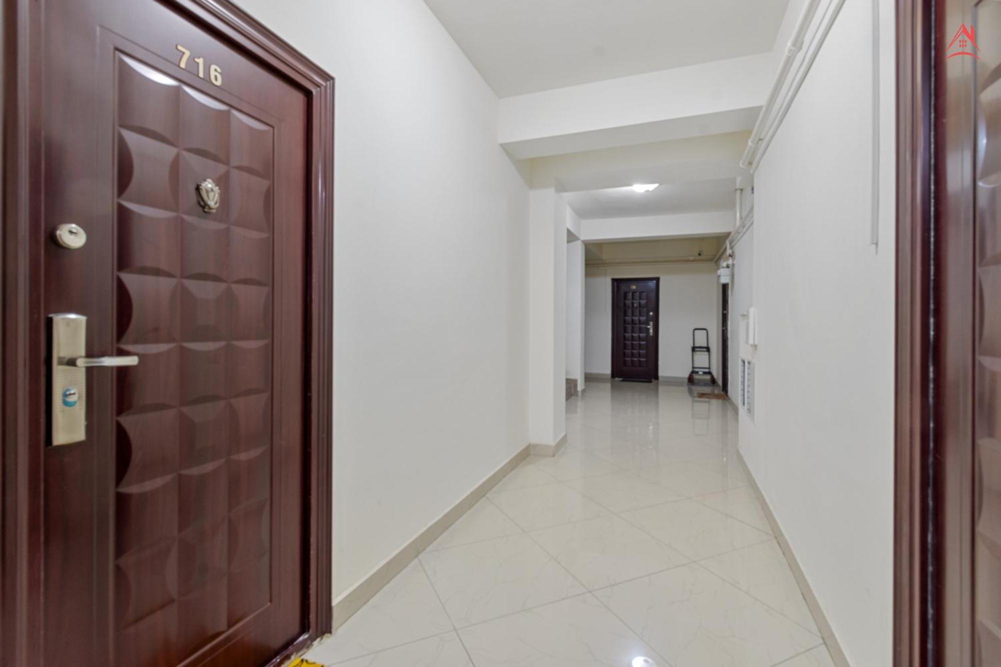 Sunny Yellow - Penthouse, Piscina, Free Parking, Self Check-in Apartment