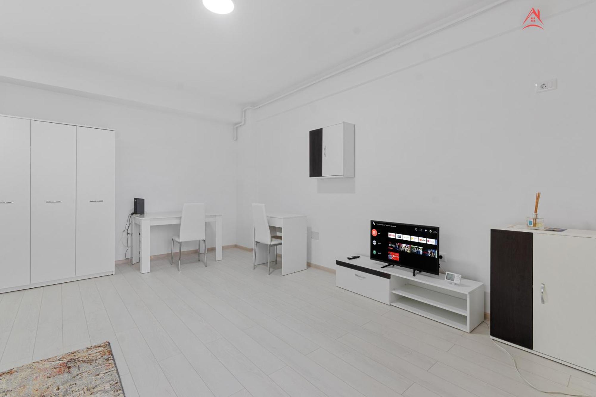 Sunny Yellow - Penthouse, Piscina, Free Parking, Self Check-in Rosu